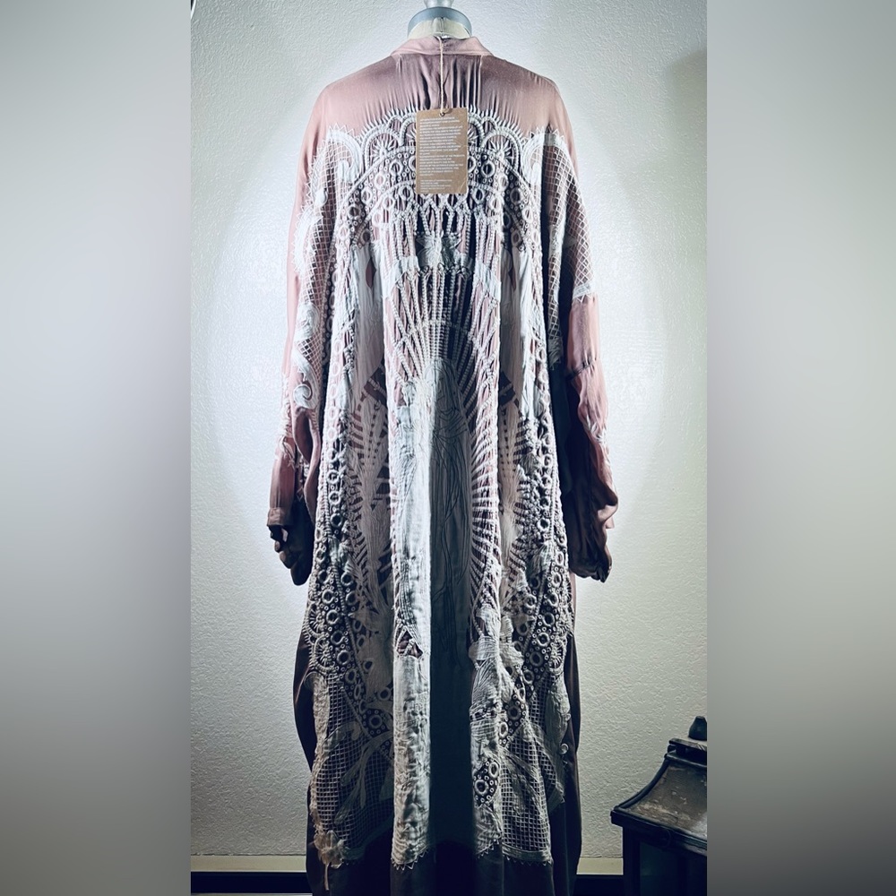 Magnolia Pearl Madonna Kimono OS NWT - Picture 2 of 10